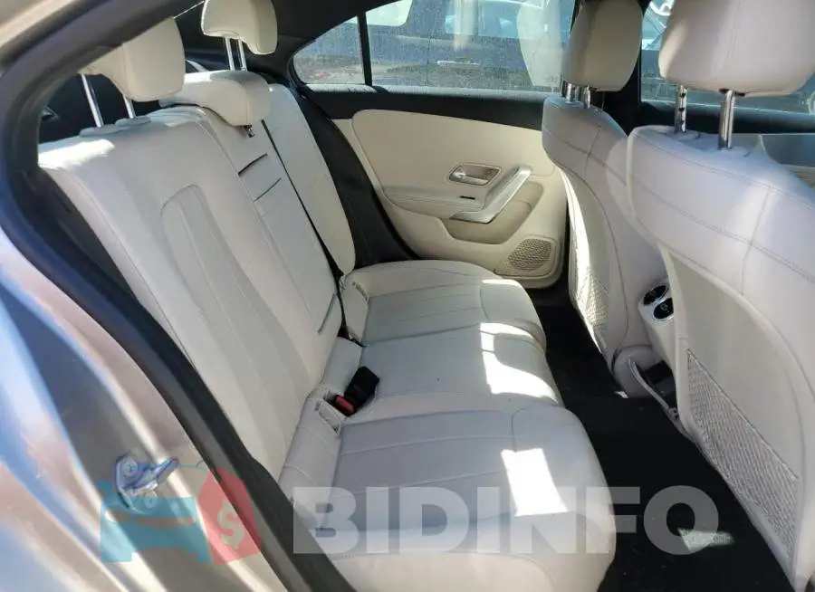 WDD3G4FBXLW038139 Photo# 6