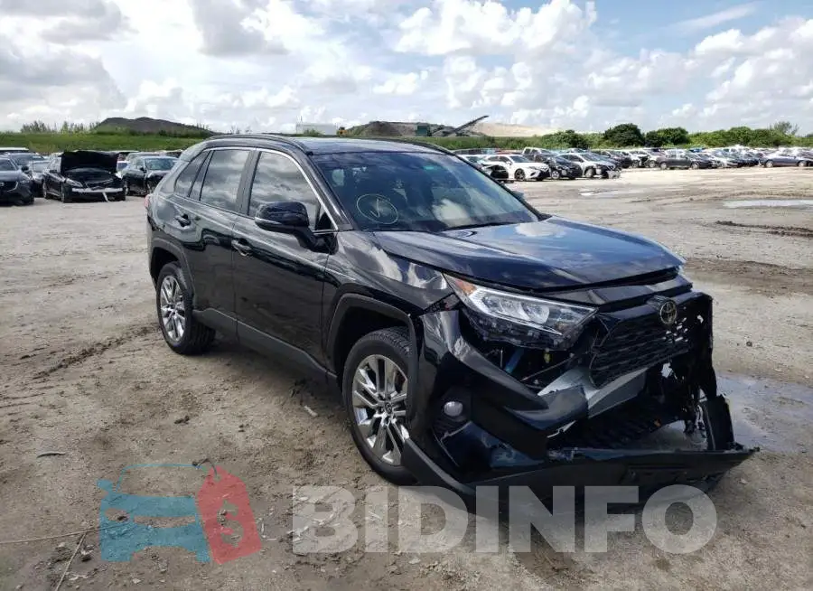 2T3C1RFV3MC172043 Photo# 1