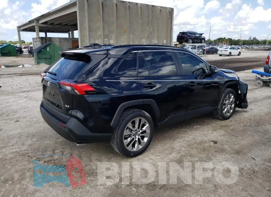 2T3C1RFV3MC172043 Photo# 4
