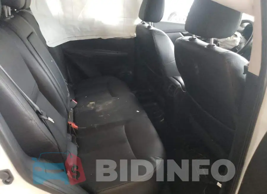 JN1BJ1CR7HW125157 Photo# 6