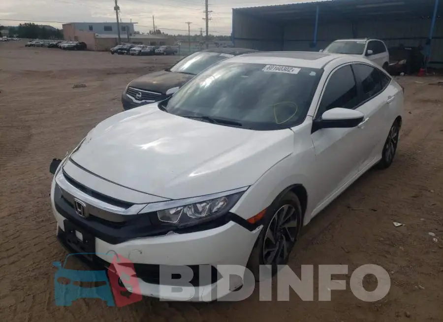 19XFC2F77JE205129 Photo# 2
