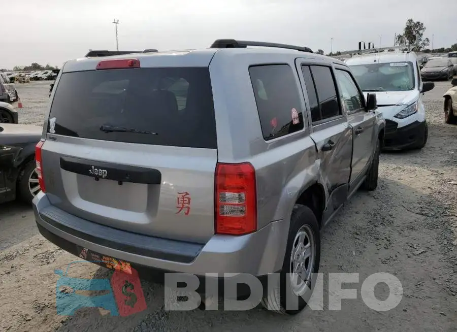 1C4NJPBB1GD563216 Photo# 4