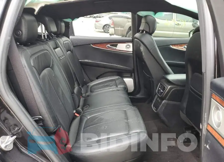 2LMPJ8LP3KBL11409 Photo# 6