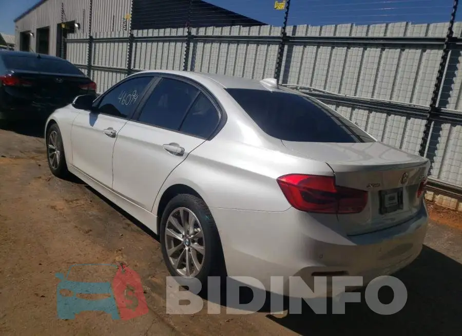 WBA8E5G51JNU47005 Photo# 3