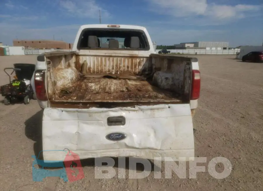 1FT7W2BT3GEB24518 Photo# 9