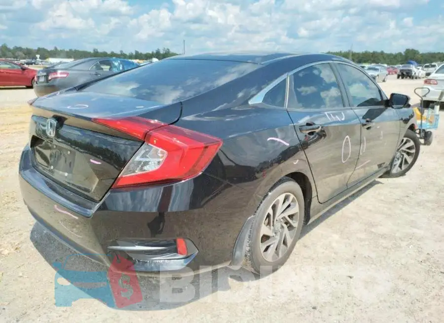 19XFC2F76GE098017 Photo# 4