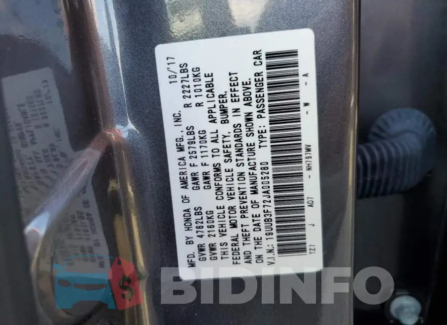 19UUB3F72JA005280 Photo# 10