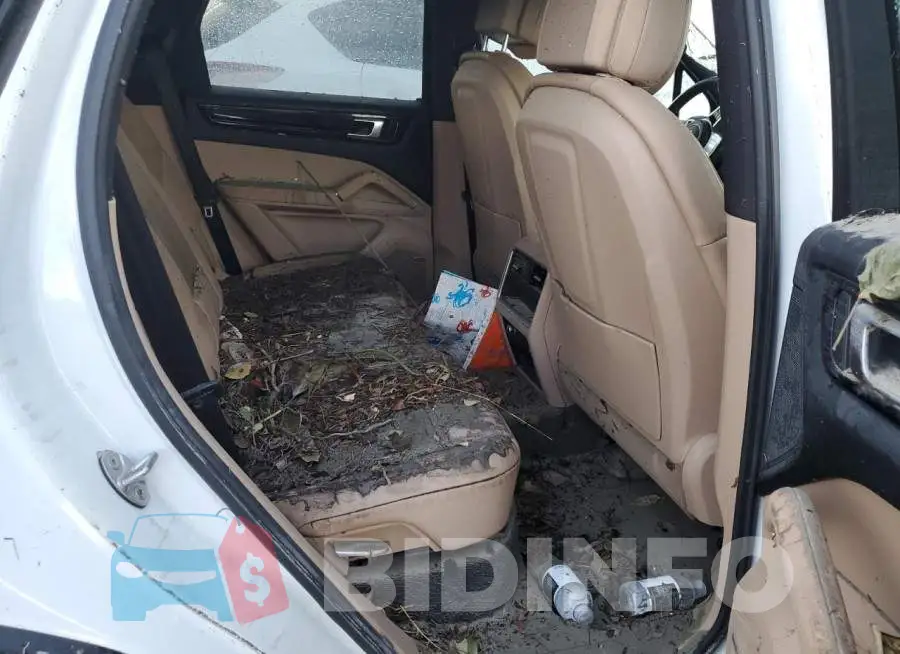 WP1AA2AY7KDA15087 Photo# 6