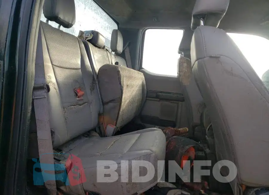1FT7X2B65KEF72758 Photo# 6