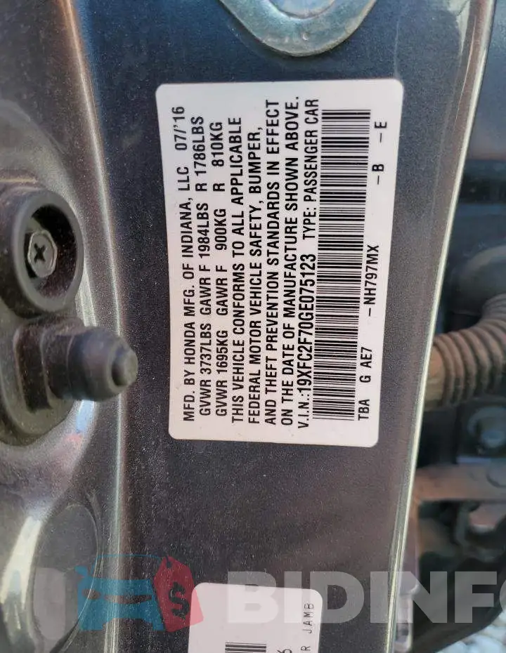 19XFC2F70GE075123 Photo# 10