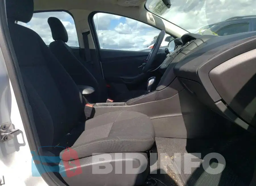 1FADP3F21GL358696 Photo# 5