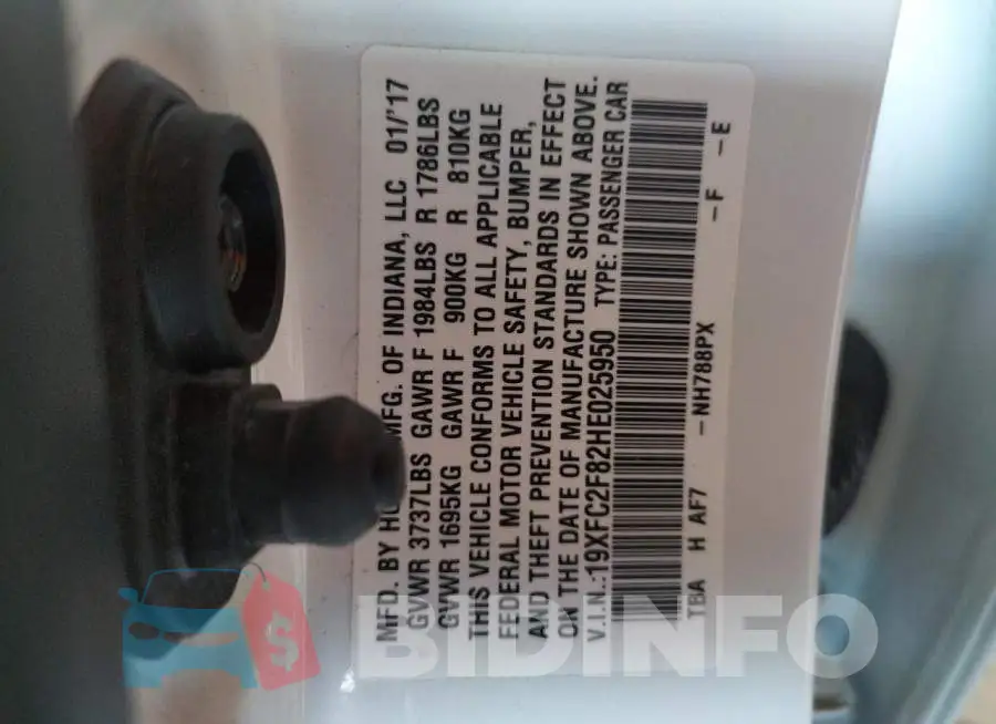 19XFC2F82HE025950 Photo# 10