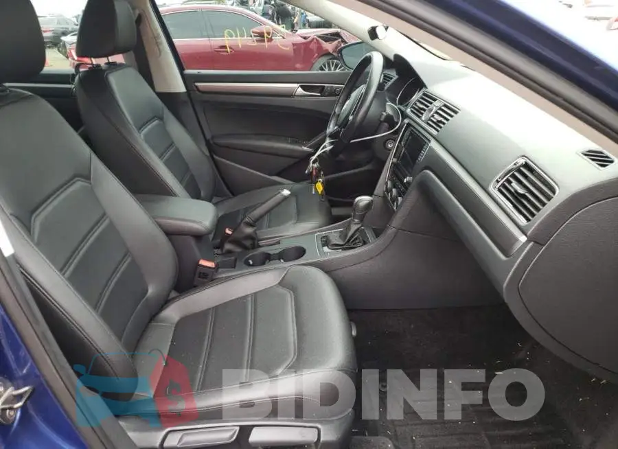 1VWDT7A30HC060877 Photo# 5