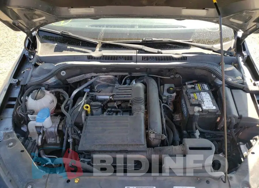 3VWDB7AJ4HM413122 Photo# 7