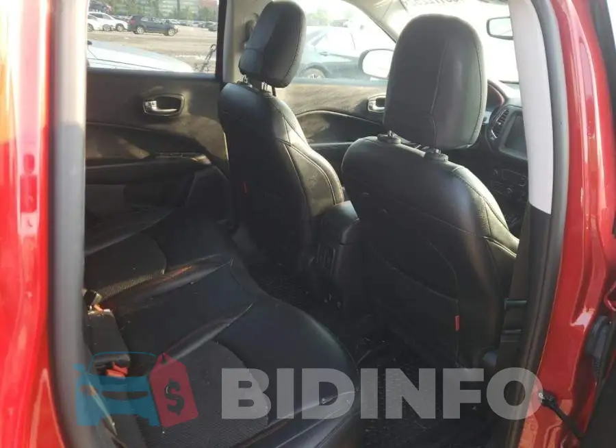 3C4NJDDB7LT111898 Photo# 6