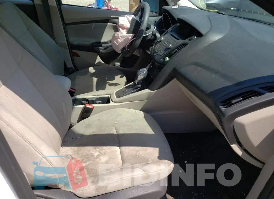 1FADP3F21GL397644 Photo# 5