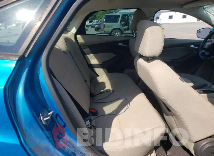 1FADP3F27GL343944 Photo# 6