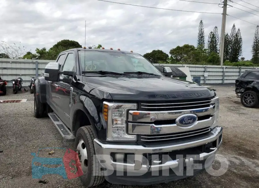 1FT8W3DT7JEB68102 Photo# 1