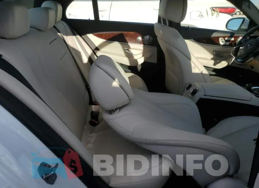 WDDZF4JB8HA102431 Photo# 6