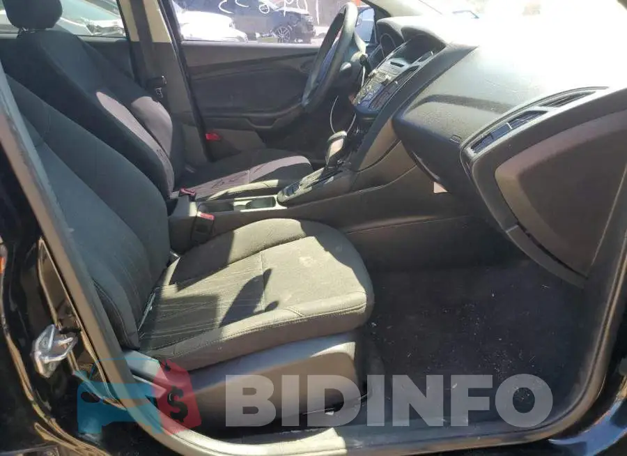 1FADP3E28GL233910 Photo# 5