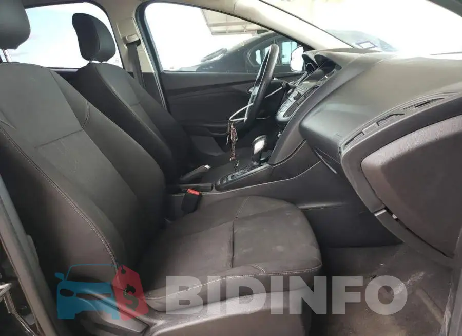 1FADP3F27JL311664 Photo# 5