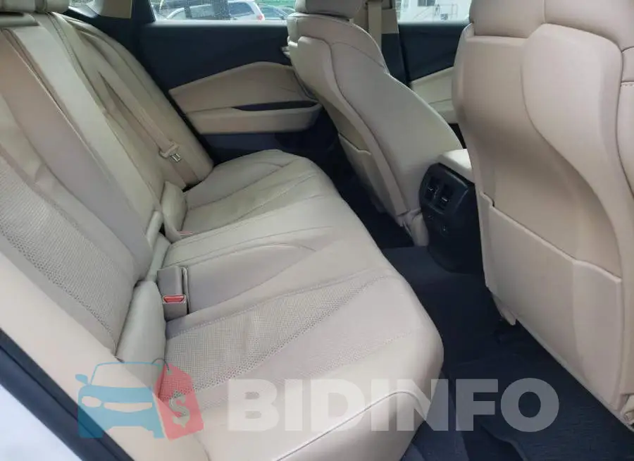 19UUB5F64MA005269 Photo# 6