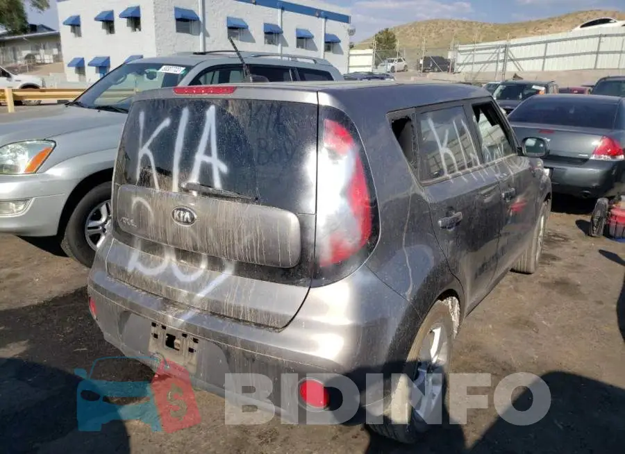 KNDJN2A26J7581353 Photo# 4