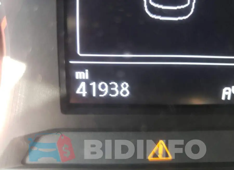3VWC57BU4KM102521 Photo# 8