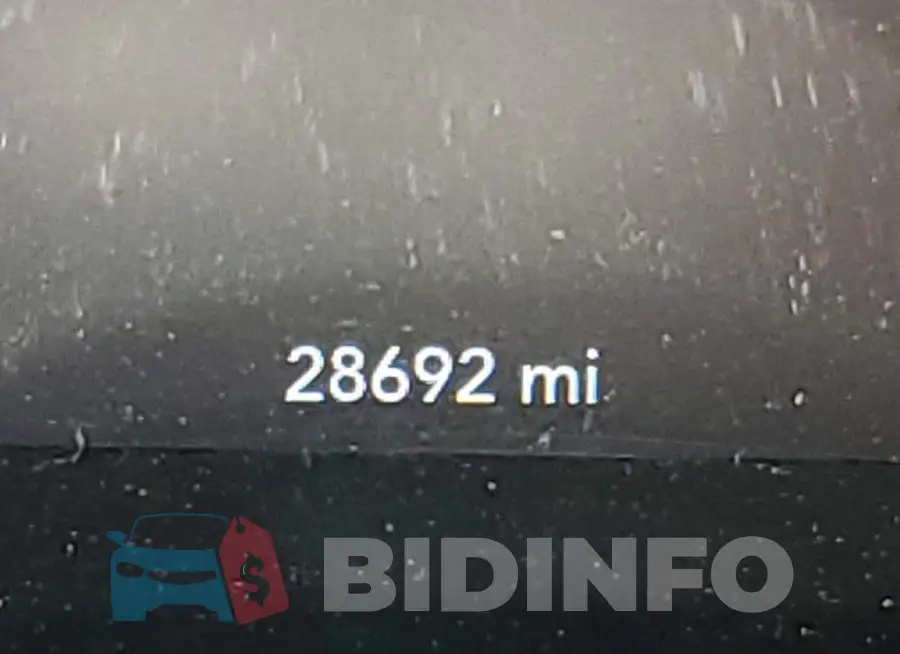 2C3CDXBG0KH670588 Photo# 8