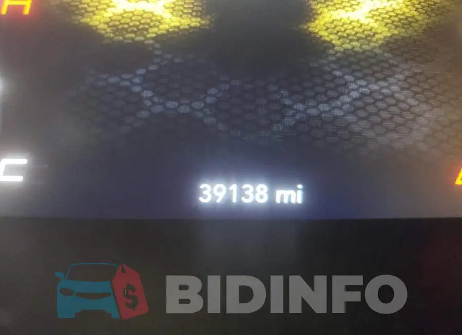 2C3CDXCT5JH323235 Photo# 8