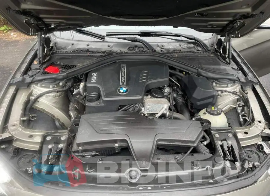 WBA8E3G55GNT80017 Photo# 7