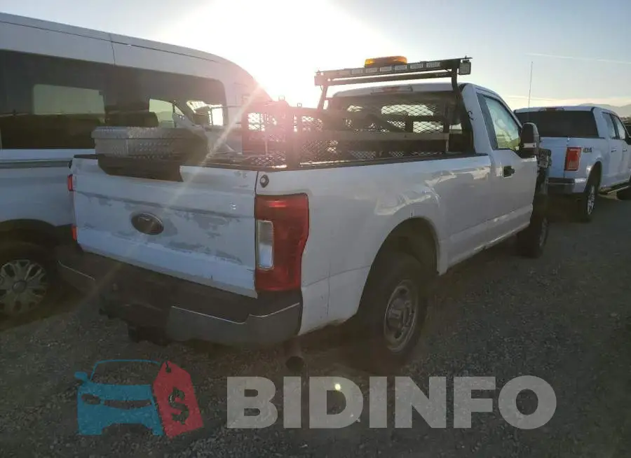 1FTBF2A62KEC80337 Photo# 4