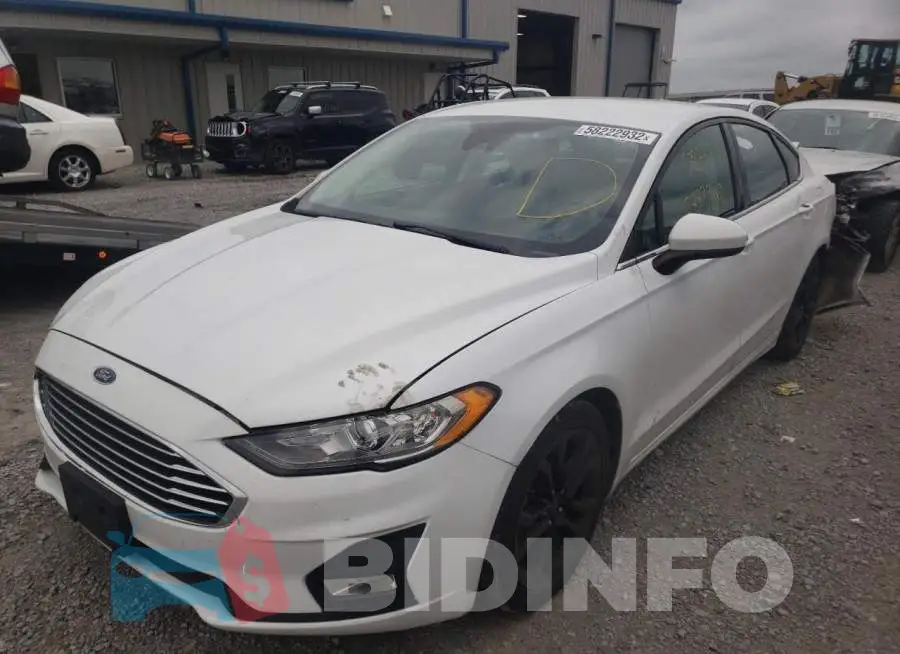 3FA6P0HDXKR229033 Photo# 2