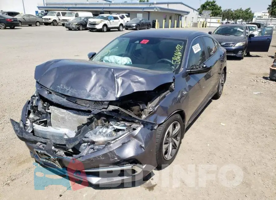 19XFC2F69KE027300 Photo# 2