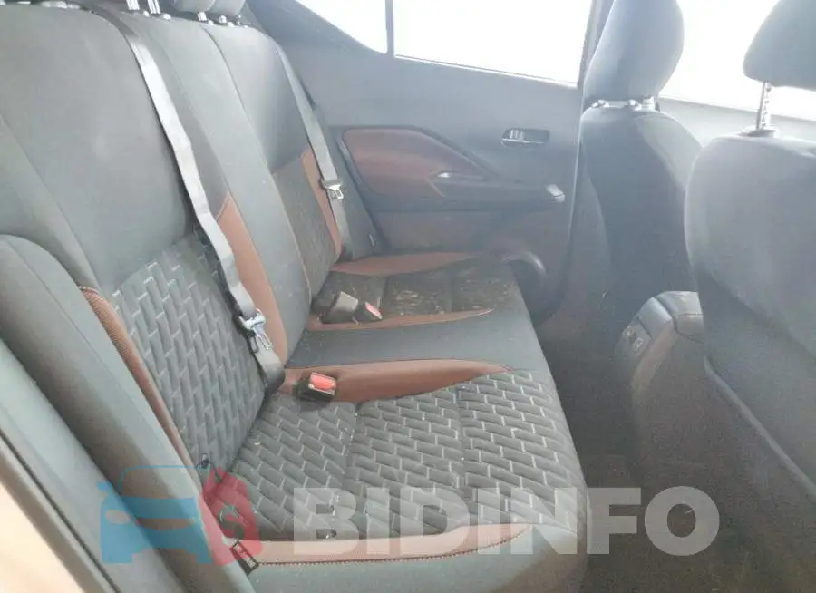 3N1CP5DV1NL481613 Photo# 6