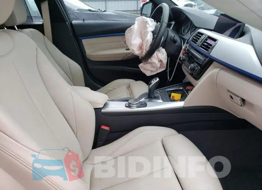 WBA8B7C57GK702728 Photo# 5