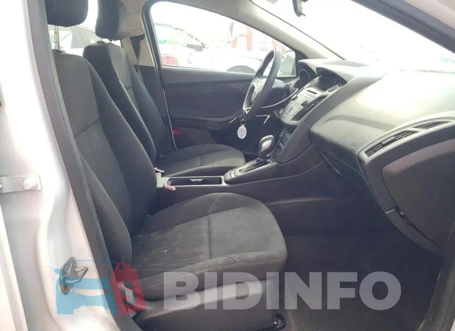 1FADP3E22HL327802 Photo# 5