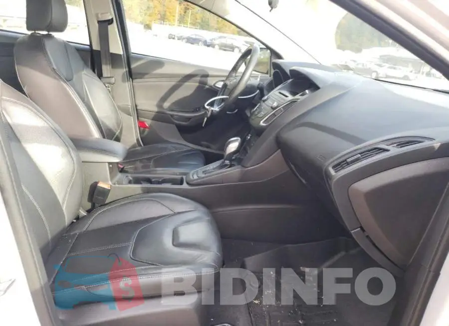 1FADP3F24GL358546 Photo# 5