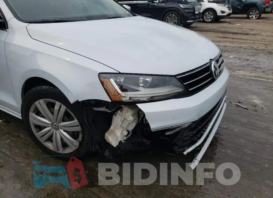 3VW167AJ9HM285435 Photo# 9