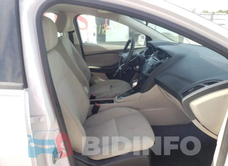 1FADP3F28GL225286 Photo# 5