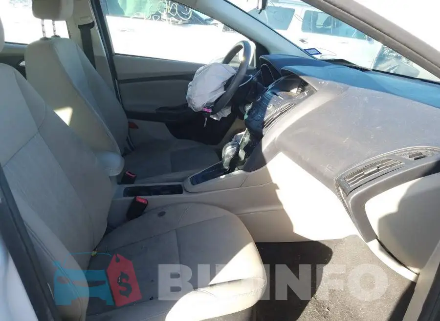 1FADP3K22GL360656 Photo# 4