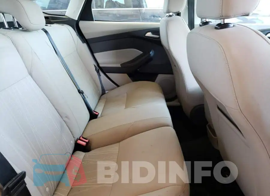 1FADP3K26GL204068 Photo# 6