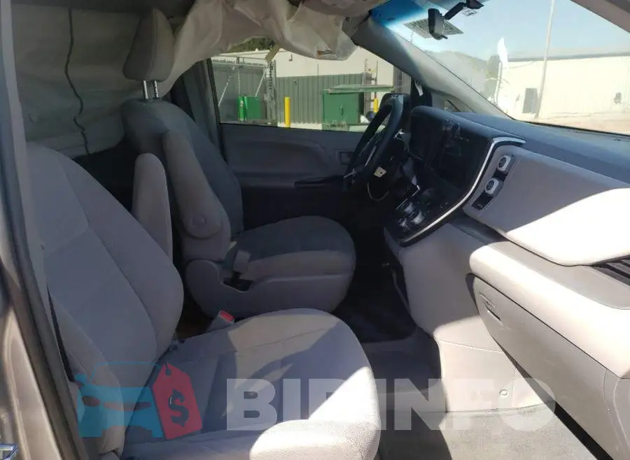 5TDZZ3DCXHS781766 Photo# 5