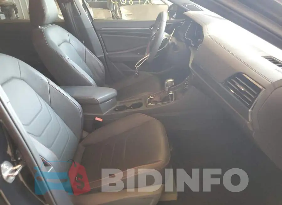 3VW6T7BU3LM046303 Photo# 5