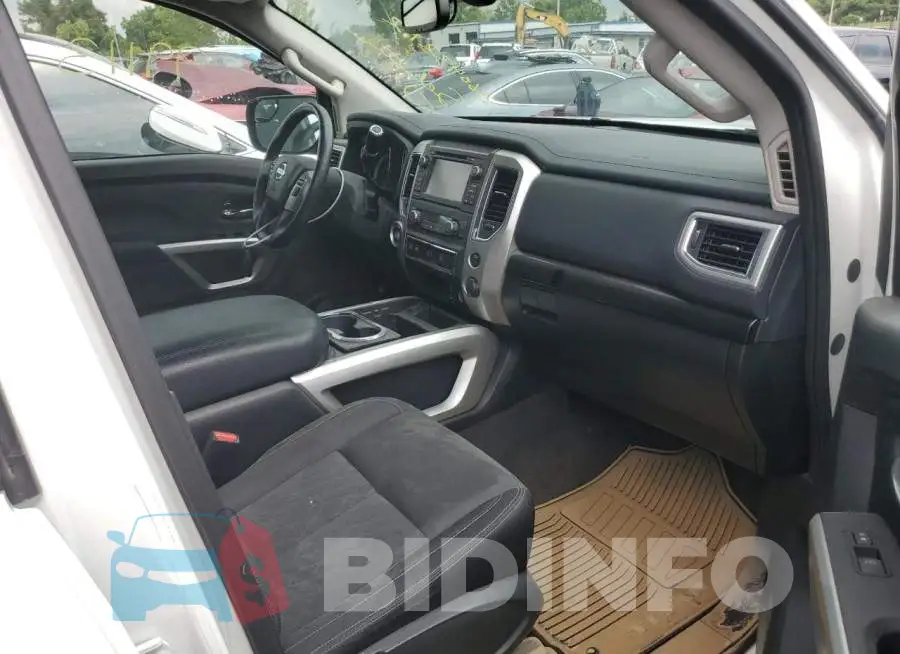 1N6AA1E63JN509943 Photo# 5