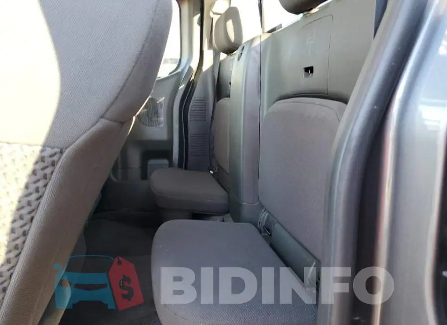 1N6BD0CT9JN724743 Photo# 6