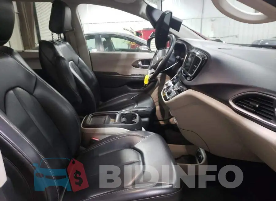 2C4RC1DG2LR172083 Photo# 5