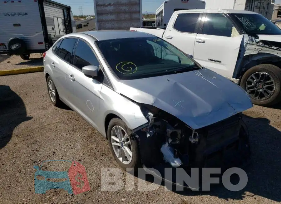 1FADP3F28JL270879 Photo# 1