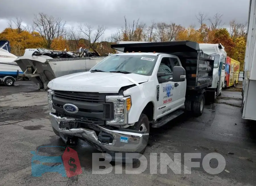 1FD8X3HT5HEB49013 Photo# 2