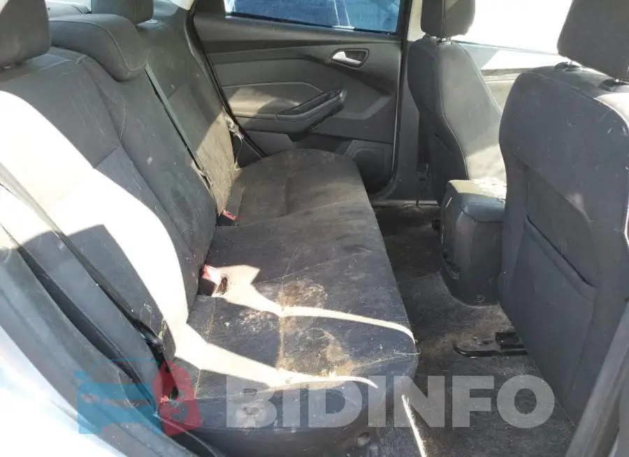 1FADP3F2XGL263893 Photo# 6